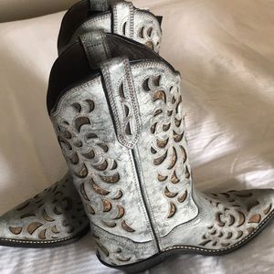 Rocking Country cowgirl boots
